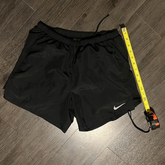 Nike Black Lined Athletic/Run Shorts Moisture-Wicking Lightweight - Men’s Medium - Picture 8 of 9